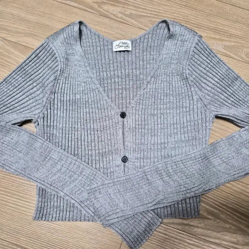 [SOLD OUT] sjsj 크롭 가디건 76사이즈
