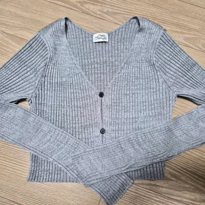 [SOLD OUT] sjsj 크롭 가디건 76사이즈