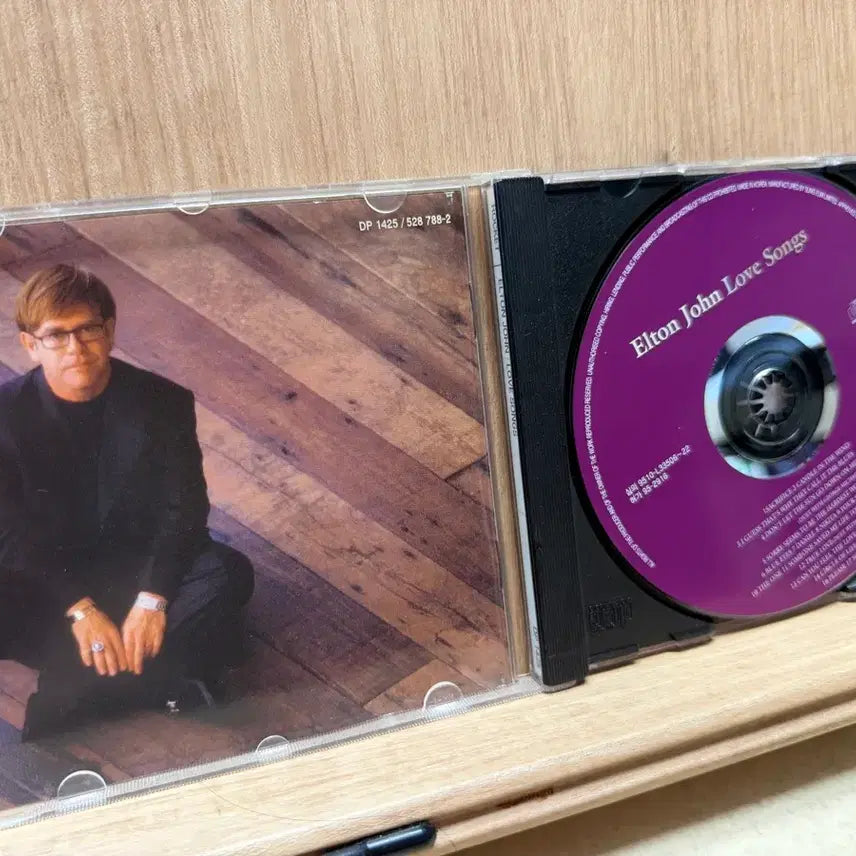 [BUNJANG] Elton John Love Songs (1995) CD / 엘튼존 - Love Songs(1995) / CD