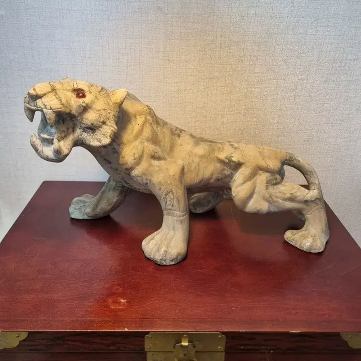 [BUNJANG] Large Natural Stone White Tiger Sculpture / [자연석 돌 조각상] 사이즈 큰 백호랑이 돌 조각상