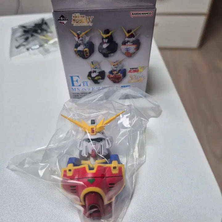 [BUNJANG] Gundam Wing 30th Anniversary Ichiban Kuji Clear Poster &amp; More Bundle Set / 건담W 30주년 제일복권 클리어 포스터외 일괄판매합니다(창우페이)