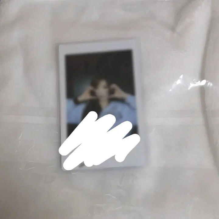 [BUNJANG] QWER Magenta Signed Polaroids Photocard / qwer 마젠타 친필 싸인폴라 싸폴 판매