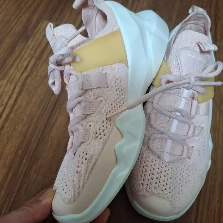 [BUNJANG] Skechers Pink Sneakers (230mm) / 스케쳐스 핑크 운동화 230mm  거의새것