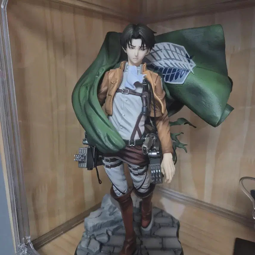[BUNJANG] Attack on Titan Levi Figure / 진격의거인 리바이 피규어 개급처로 팝니다(박스X)
