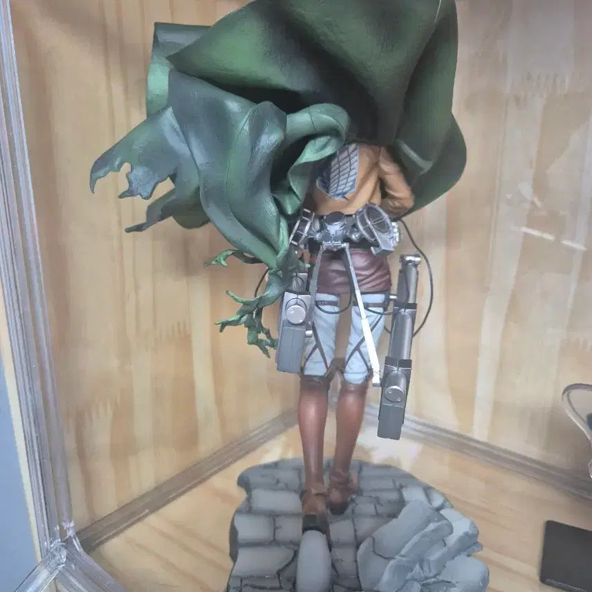 [BUNJANG] Attack on Titan Levi Figure / 진격의거인 리바이 피규어 개급처로 팝니다(박스X)