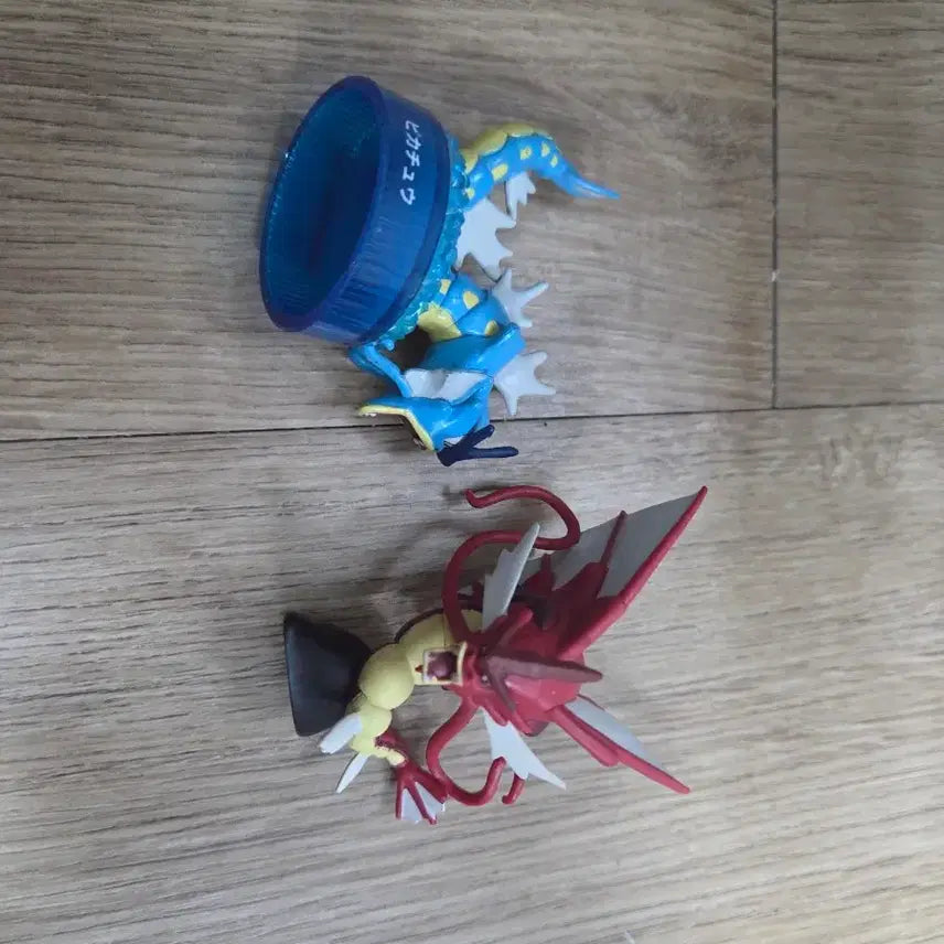 [BUNJANG] Kaiyodo Mega Gyarados &amp; Gyarados Figures (Shiny &amp; Regular) / 포켓몬 카이요도 메가 가랴도스 이로치, 일반 가랴도스 피규어