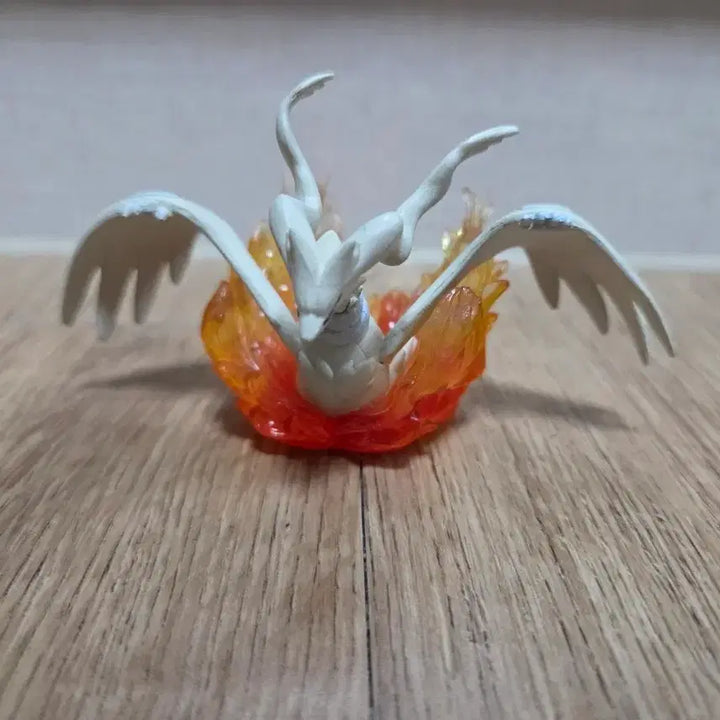 [BUNJANG] Pokemon Reshiram Motion Figure / 포켓몬 모션 피규어 레시라무