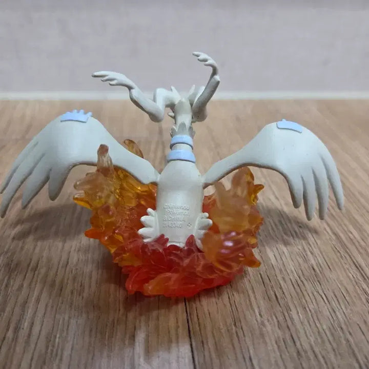 [BUNJANG] Pokemon Reshiram Motion Figure / 포켓몬 모션 피규어 레시라무
