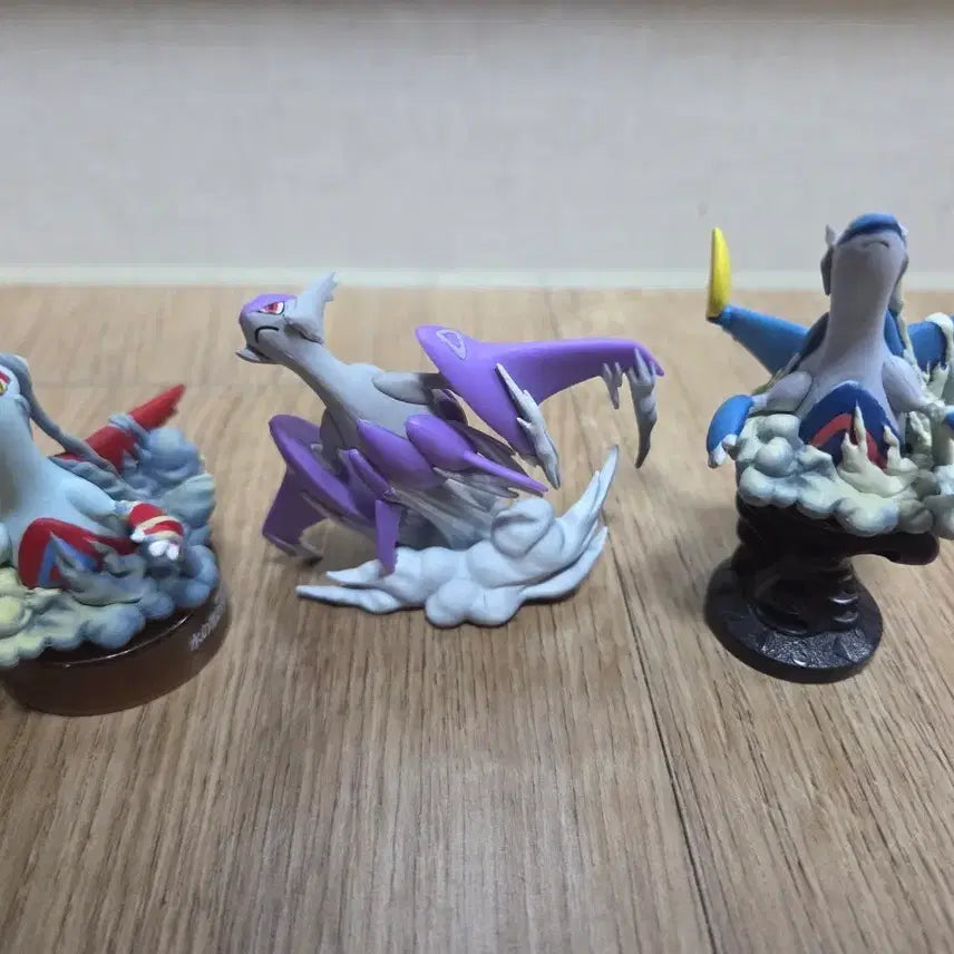 [BUNJANG] Kaiyodo Latias and Latios Mega Evolution Figures / 포켓몬 카이요도 라티아스 라티오스 메가 피규어