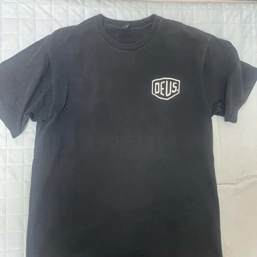 [BUNJANG] Deus Ex Machina Seoul College Short Sleeve T-Shirt Black / [xl] 데우스 엑스 마키나 서울 컬리지 반팔 블랙