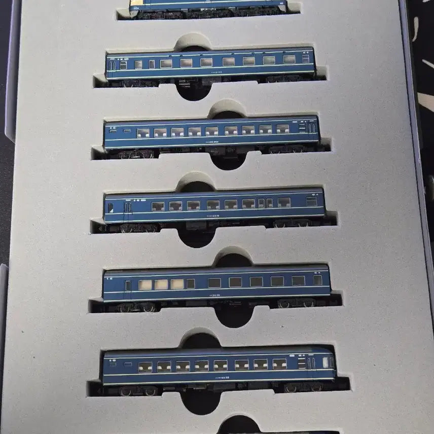 [BUNJANG] Z Scale Tokyo Marui PROZ EF65-500 Electric Locomotive with 7 Sleeper Cars / z게이지 1/220 도쿄 마루이 PROZ EF65-500 침대 객차 7량