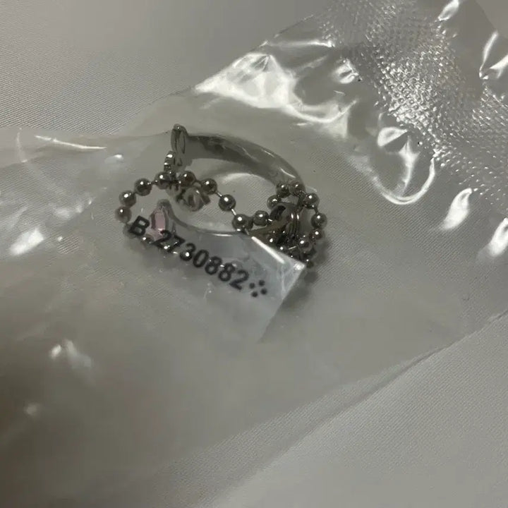 [BUNJANG] IVE Leeseo Ring Charm Keychain / 아이브 네임 반지 참 키링 이서