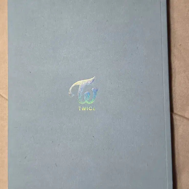 [SOLD OUT] [BUNJANG] TWICE 2016 Debut Photobook / 희귀 2016 데뷔 트와이스 포토북 TWICE PHOTOBOOK