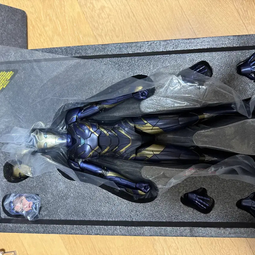 [BUNJANG] Hot Toys Rescue Toned Down Version Action Figure / 핫토이 레스큐 톤다운 팝니다