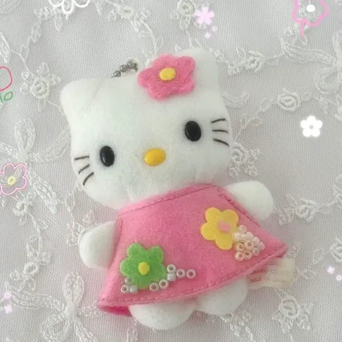 [BUNJANG] Vintage Miniature Bead One Piece Kitty Keyring Doll / 고전 초소형 비즈 원피스 키티 키링 인형