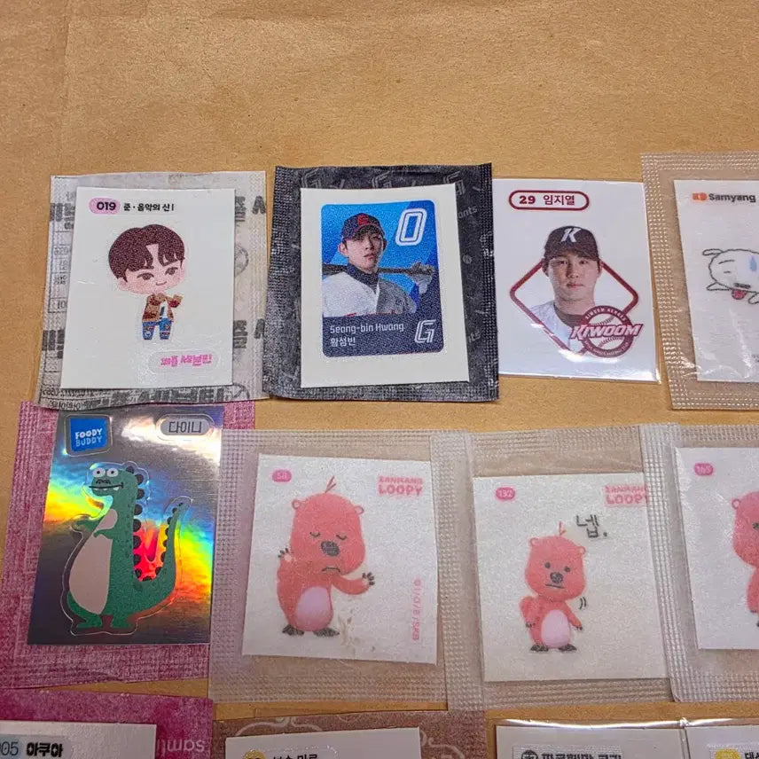 [BUNJANG] Various Sealed and Unsealed Character Stickers / 띠부띠부씰 여러가지 모음.