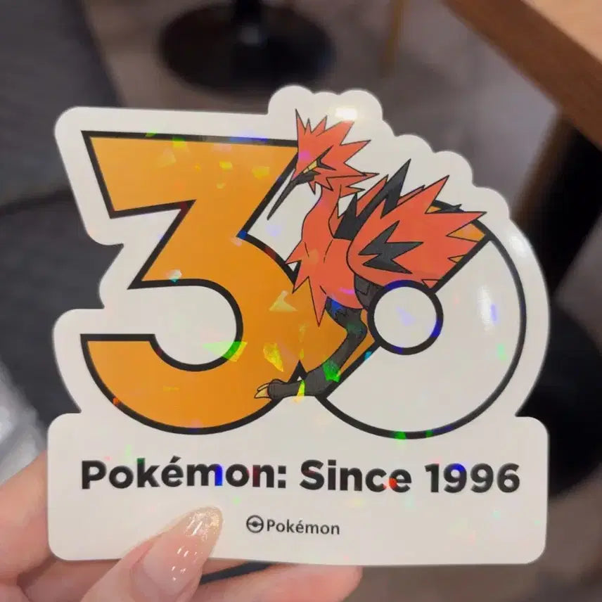 [BUNJANG] Galarian Zapdos 30th Anniversary Holographic Sticker / 가라르 썬더 포켓몬 30주년 기념 스티커