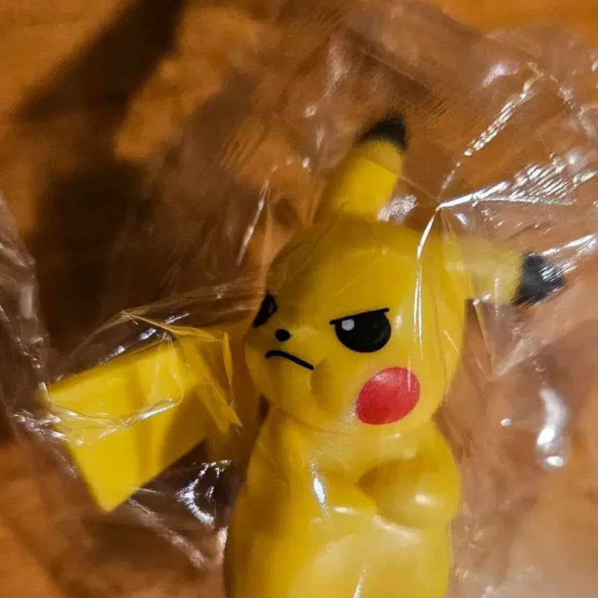 [BUNJANG] Pokemon Pikachu Figure with Capsule / 일본 포켓몬스터 삐진  피카츄