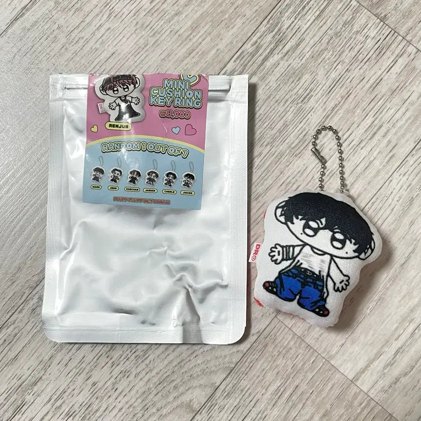 [BUNJANG] NCT Dream Mark Timerider Pop-up Gacha Cushion Keychain Doll (Sealed) / 마크 쿠션 키링 인형 미개봉 타임라이더 팝업 가챠 엔시티 드림