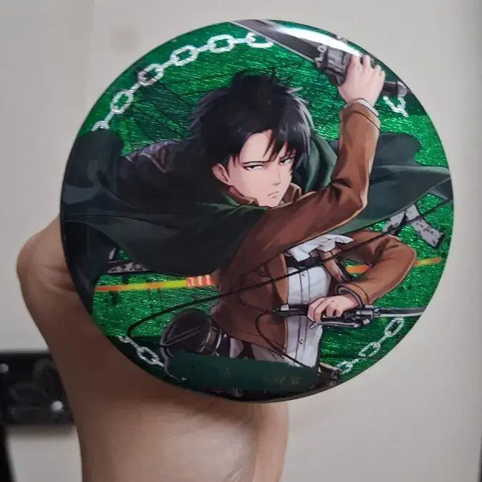 [BUNJANG] Attack on Titan Levi Large Badge / 리바이 큰 뱃지 (급처)