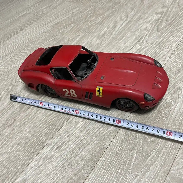 [BUNJANG] Ferrari 28 Diecast Model Car / 페라리 28번 빈티지 자동차 모형