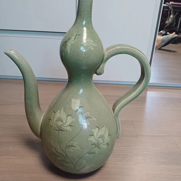 [BUNJANG] Goryeo Celadon Lotus Flower Teapot / 고려 청자 주전자