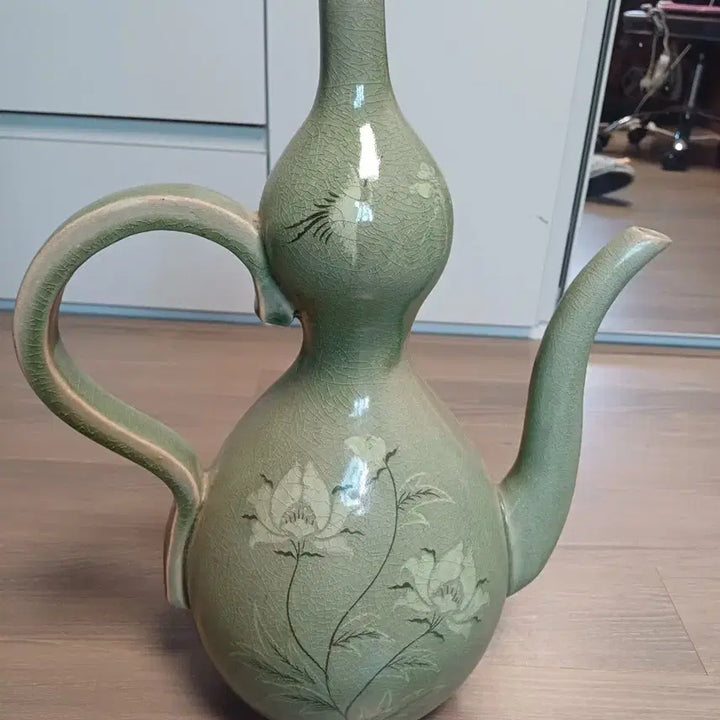 [BUNJANG] Goryeo Celadon Lotus Flower Teapot / 고려 청자 주전자
