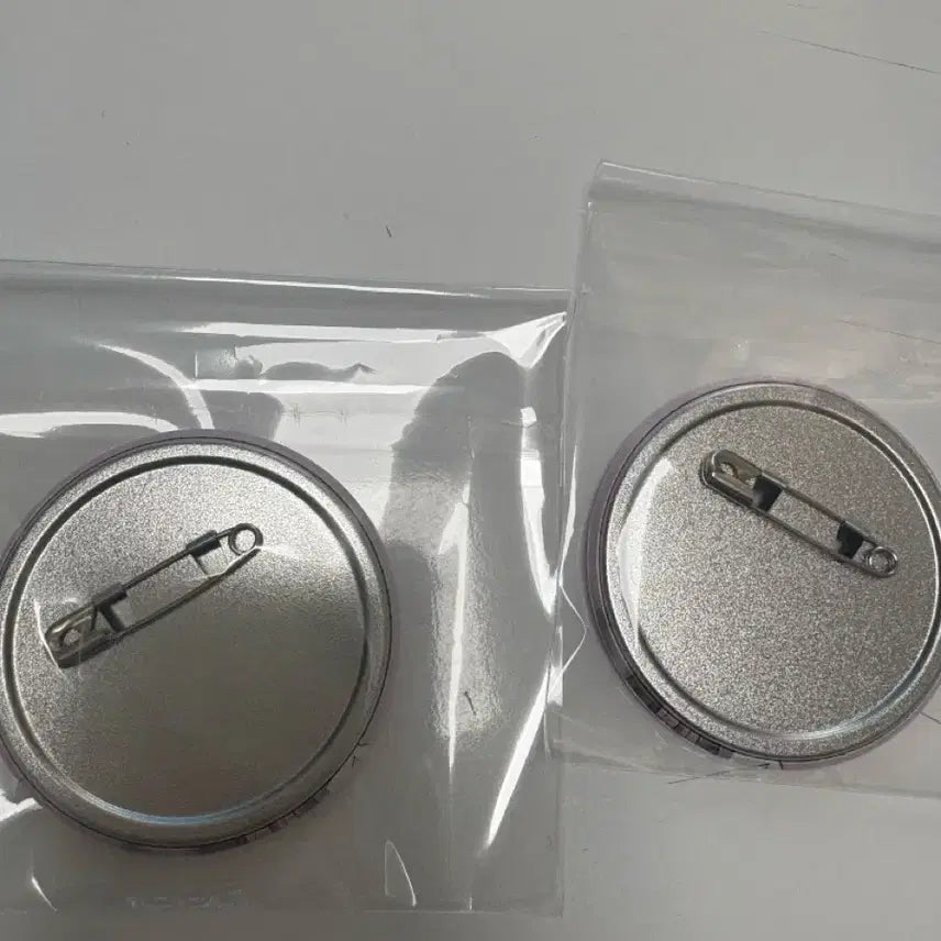 [BUNJANG] Attack on Titan Historia Can Badge / 진격의거인 히스토리아 캔벳지