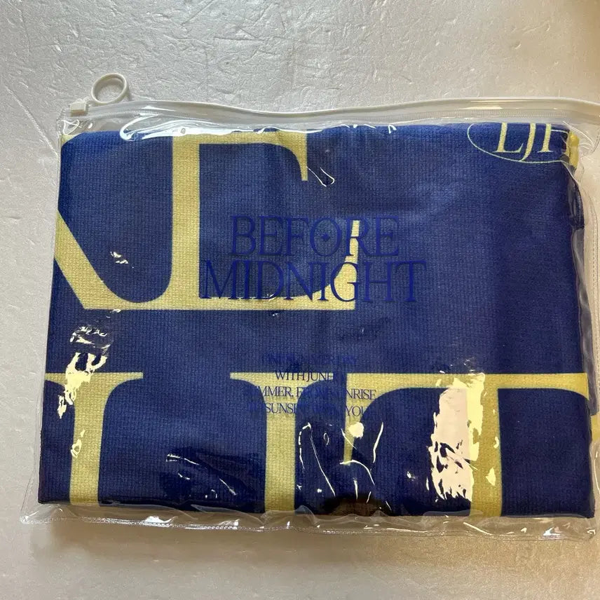 [BUNJANG] 2PM Lee Junho Bibimina Penguin Beach Towel / 이준호 비미나 펭펭이 비치타올