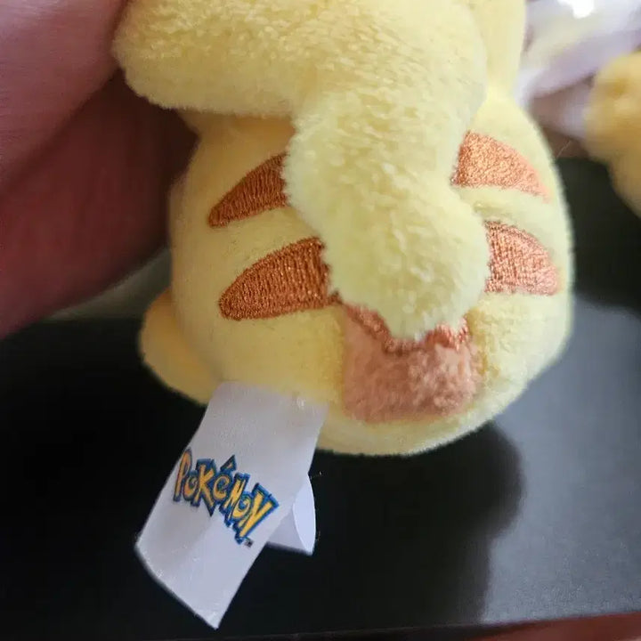[BUNJANG] Pokemon Pikachu Birthday Cake Plush Doll New / 새제품 포켓몬스터 피카츄 생일 케이크 인형