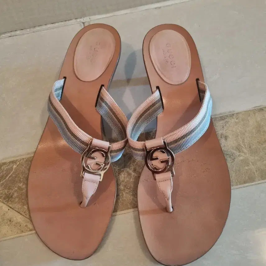 [BUNJANG] Gucci GG Logo Flip-Flop Sandals / 정품 구찌 GG 로고 쪼리 슬리퍼 구찌 슬리퍼 71/2 245