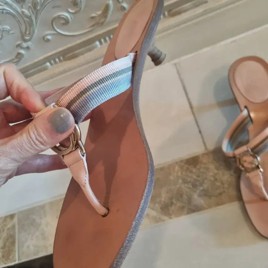 [BUNJANG] Gucci GG Logo Flip-Flop Sandals / 정품 구찌 GG 로고 쪼리 슬리퍼 구찌 슬리퍼 71/2 245