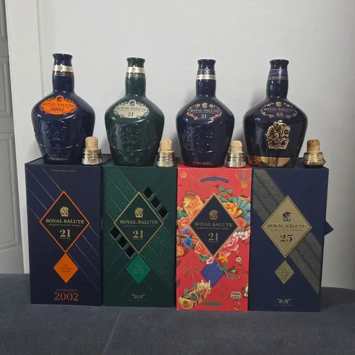 [BUNJANG] Royal Salute Whisky Empty Bottles Bundle Set (21 &amp; 25 Years) / 로얄살루트 위스키 공병 일괄