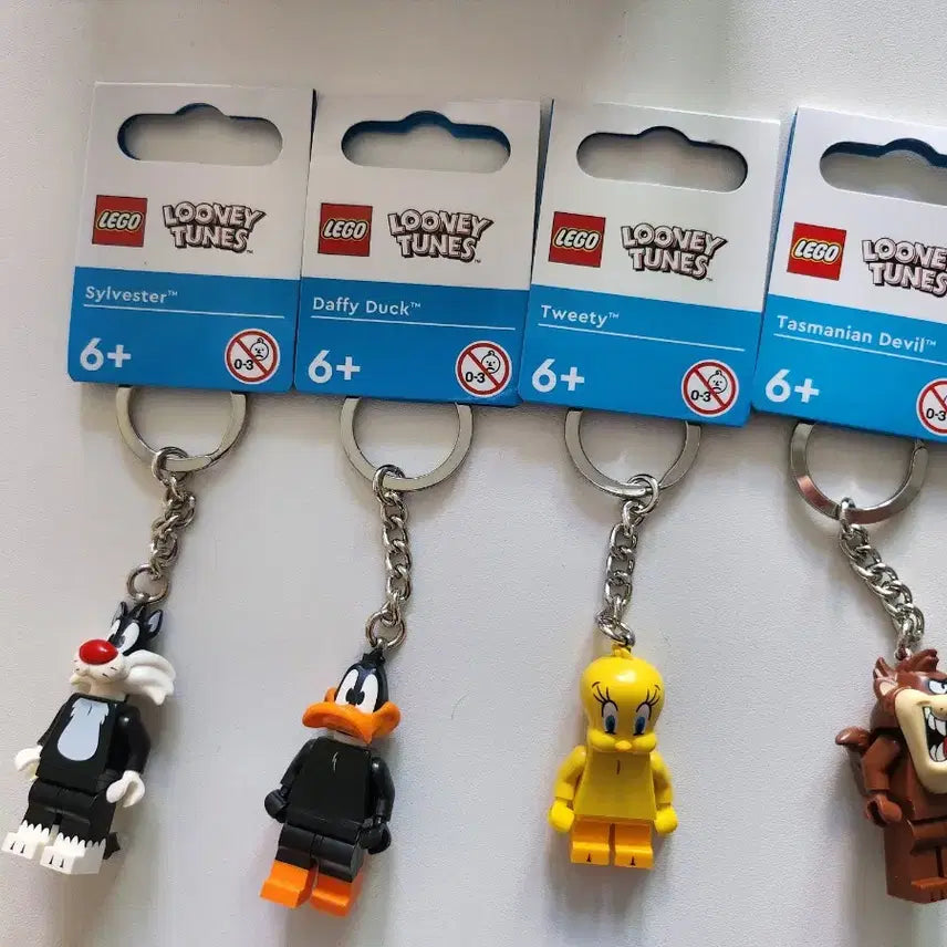 [BUNJANG] LEGO Looney Tunes Keychain Bundle (4 Pieces) / 레고 루니툰 키링 일괄 4개