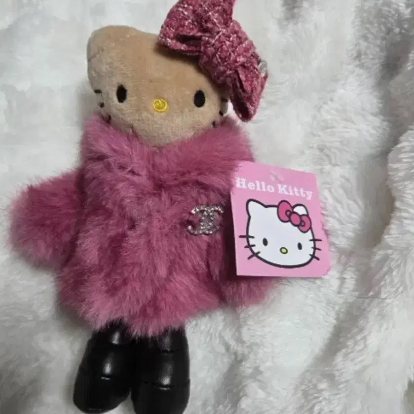 [BUNJANG] Hello Kitty Pink Fur Coat Doll Keychain / 헬로키티 핑크 퍼 코트 인형 키링
