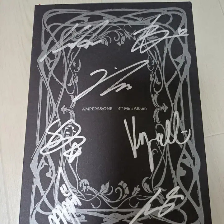 [BUNJANG] AMPERS&amp;ONE Mini 4th Album Signed Album / 앰퍼샌드원 AMPERS&amp;ONE 미니 4집 싸인 비매