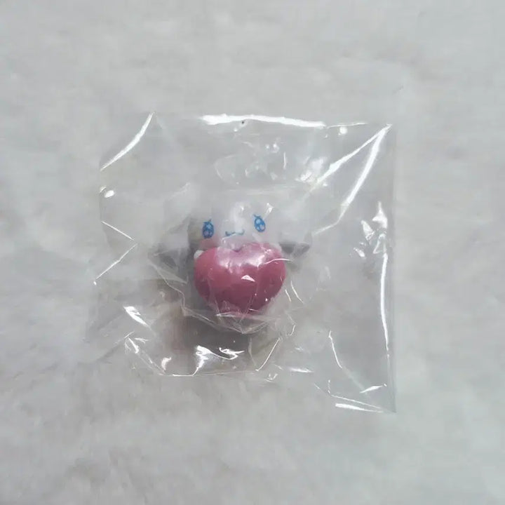 [BUNJANG] Cinnamoroll Heart Mini Figure / 시나모롤 하트 피규어(미니)