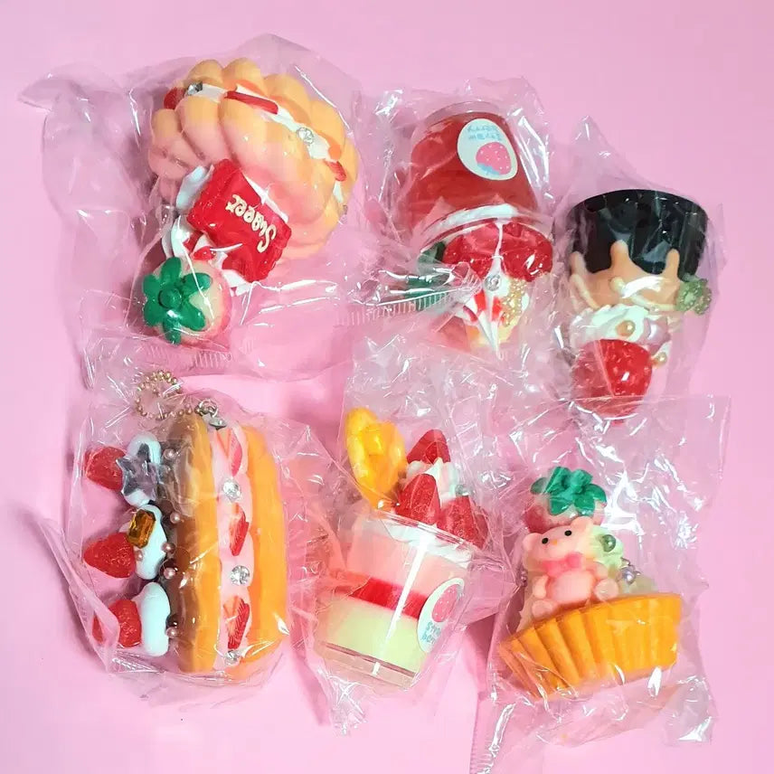 [BUNJANG] Strawberry Dessert Gacha Figures Set (6 Types) / 주얼리 딸기 디저트 가챠 피규어 6종셋트