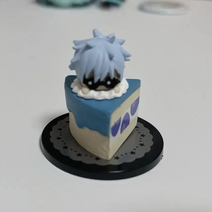 [BUNJANG] Jujutsu Kaisen Satoru Gojo Puchibasu Cake Gacha Figure / 주술회전 고죠 사토루 푸치바스 케이크 가챠