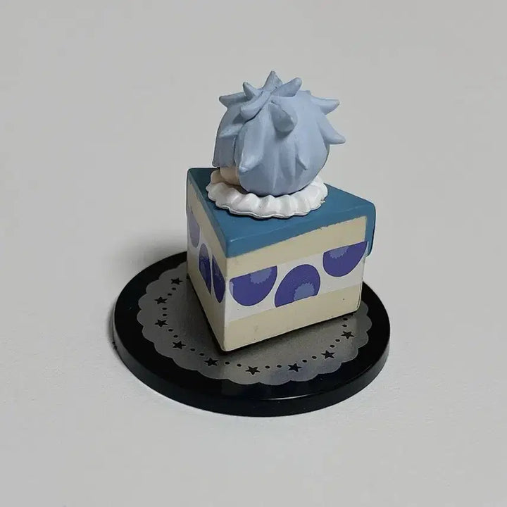 [BUNJANG] Jujutsu Kaisen Satoru Gojo Puchibasu Cake Gacha Figure / 주술회전 고죠 사토루 푸치바스 케이크 가챠