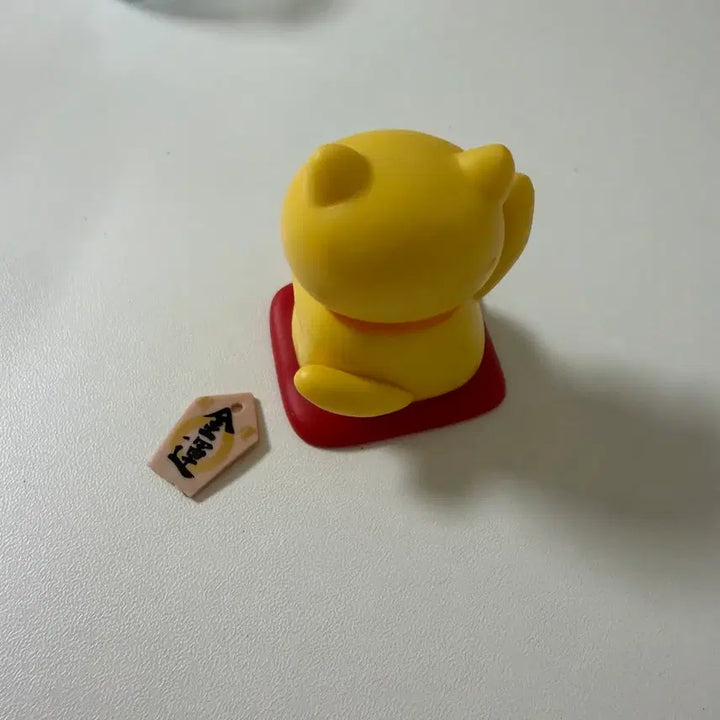 [BUNJANG] Pyramid Maneki Neko Cat Gacha Figure / 희라미드 마네키네코 고양이 가챠 피규어
