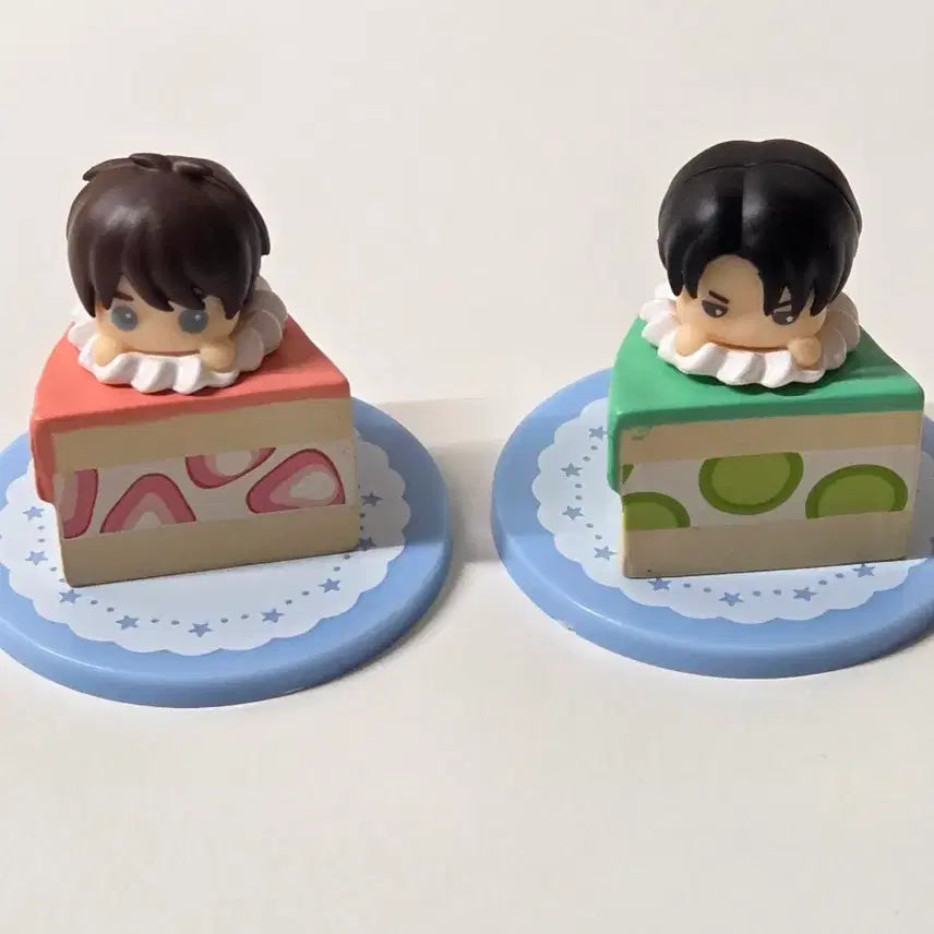 [BUNJANG] Attack on Titan Eren &amp; Levi Puchibass Cake Figure Bundle Set / (일괄)진격의 거인 에렌 리바이 푸치바스 케이크 피규어 가챠 진격거