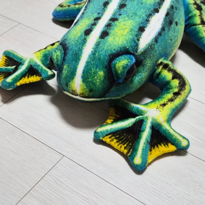 [BUNJANG] Hyperrealistic Frog Plush Toy / 극사실주의 개구리 인형 봉제인형