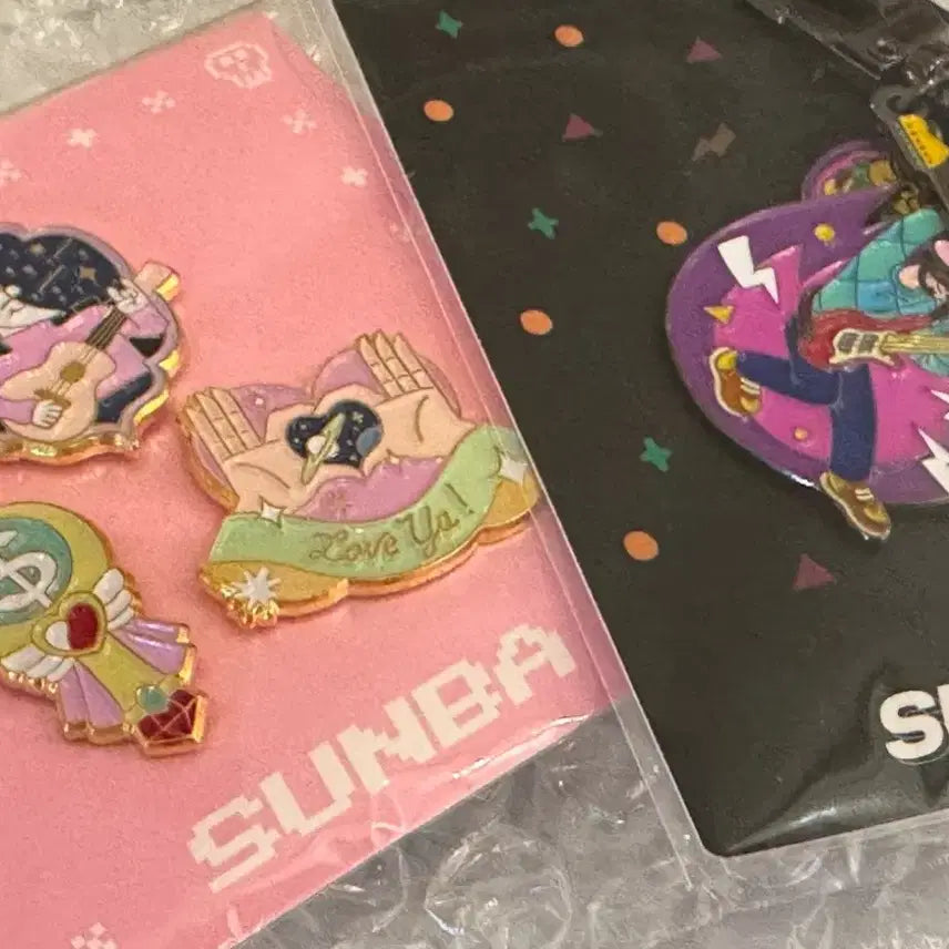[BUNJANG] Seonba Badge/Brooch &amp; Keychain Bundle / 선바 뱃지/브로치, 선바 열쇠고리