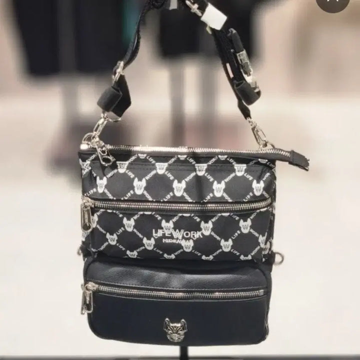 [BUNJANG] Lifework Radogram Crossbody Bag Black / 라이프워크 라도그램 크로스백 블랙
