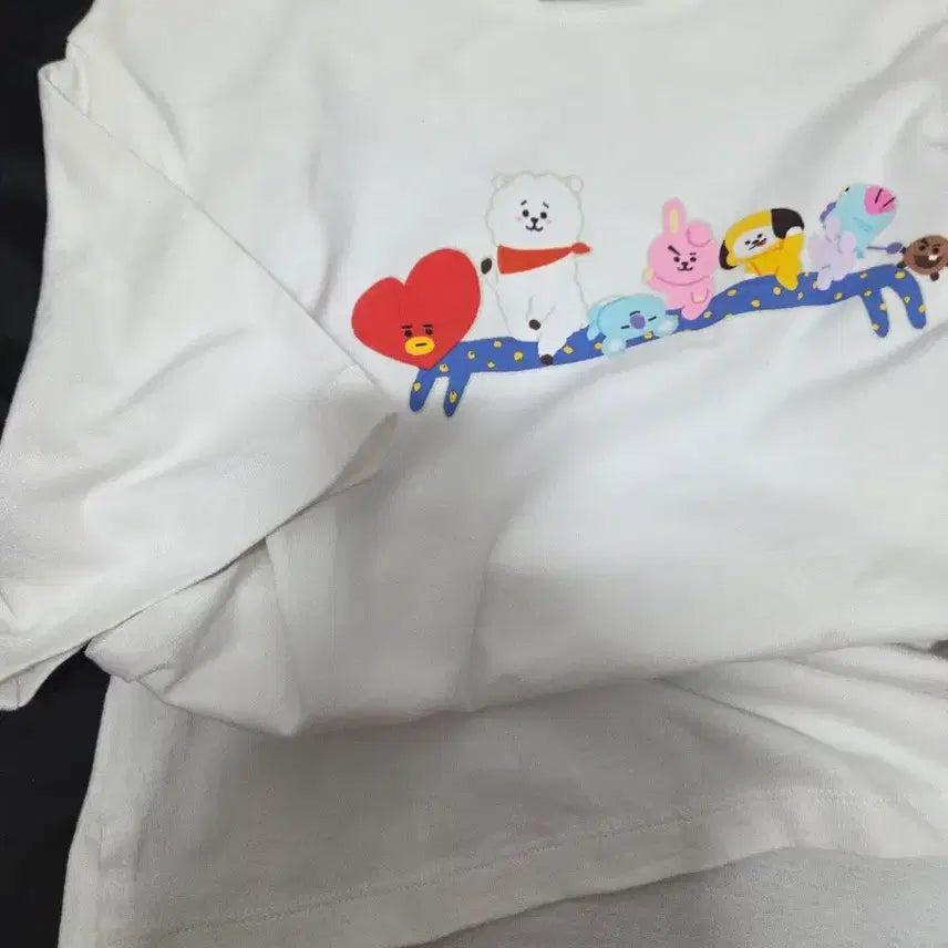 [BUNJANG] BT21 Character White Short-Sleeve T-Shirt / BT21 캐릭터 흰색 반팔 티셔츠