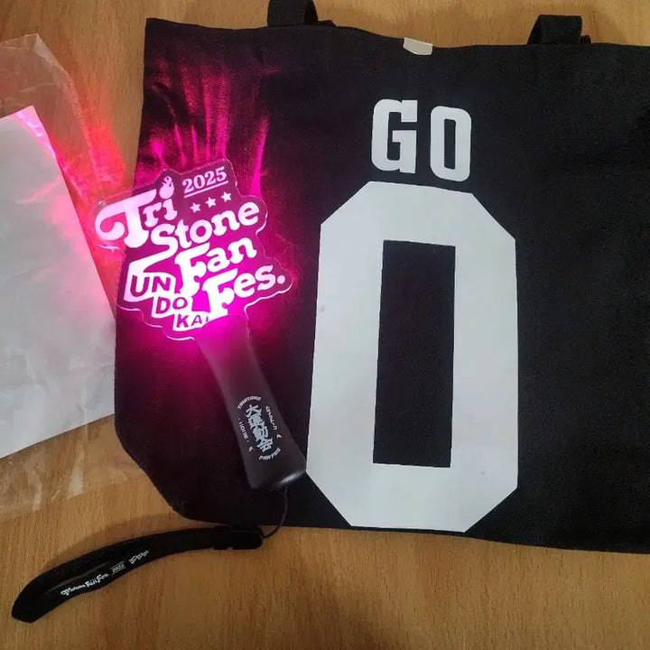 [BUNJANG] Tri Stone Black Team Light Stick &amp; Ayano Go Numbered Eco Bag / 주말한정 만팔천원 트라이스톤 블랙팀 응원봉 +아야노고 등넘버 에코백