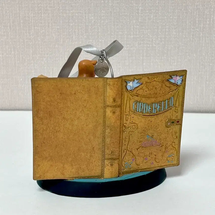 [BUNJANG] Disney Sketchbook Cinderella Fairytale Ornament (2020) / 신데렐라 오너먼트