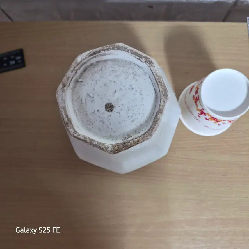 [BUNJANG] Joseon Dynasty White Porcelain Octagonal Vase / 백자8각충호