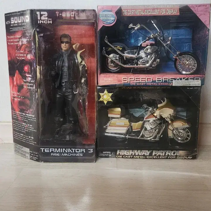 [BUNJANG] Taito T-MOST T-850 &amp; Bike Figure Bundle (Unsealed &amp; Sealed) / 단순개봉 터미네이터 T-850 &amp; 미개봉 바이크 피규어 일괄 판매